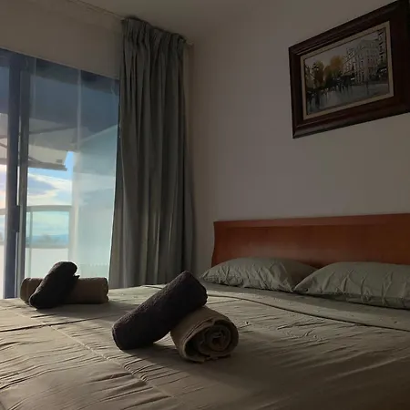 Bonito Con Vistas Al Mar En Apartment Salou