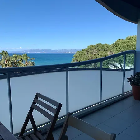 Bonito Con Vistas Al Mar En Apartment