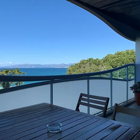 Bonito Con Vistas Al Mar En Apartment Salou